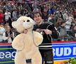 74.599 de jucării de pluș au fost aruncate la un meci de hochei al celor de la Hershey Bears