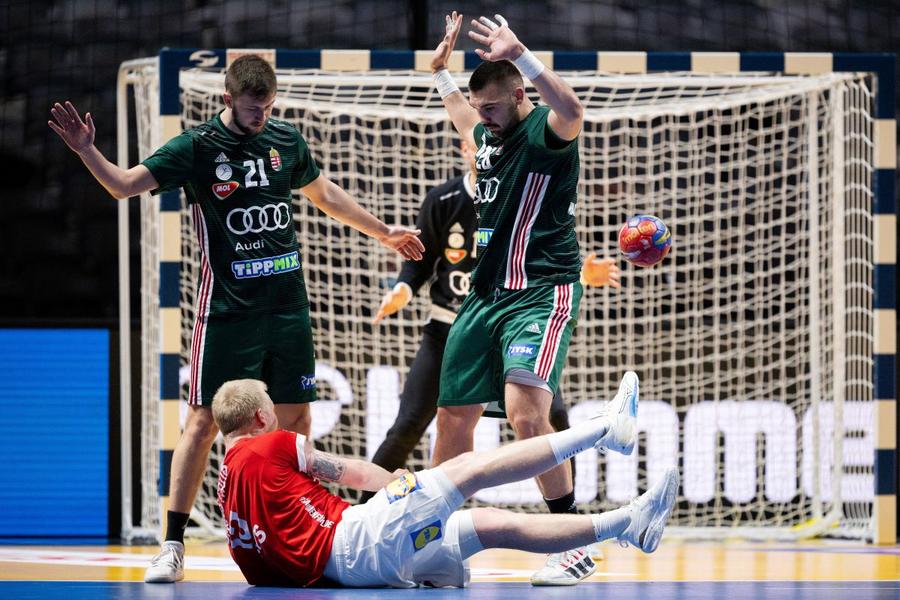 Miklos Rosta în meciul cu Danemarca de la Campionatul Mondial 2023 Foto Imago Miklos Rosta, pivotul lui Dinamo: „L-am ascultat pe Xavi, el știe cum să scoată ce e mai bun din jucătorii săi”