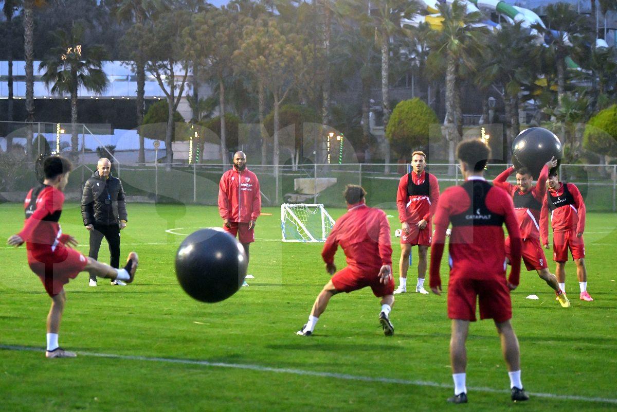 Ronaldo Deaconu a refuzat o ofertă superioară de la Dinamo » Replica lui Nicolescu: „El, dinamovist declarat, a ales altceva...”