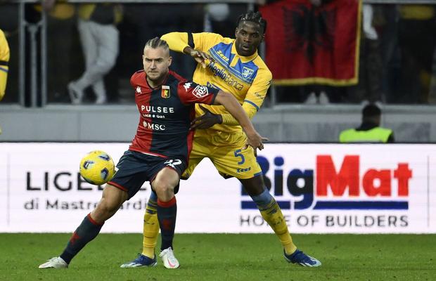 Un nume nou pe lista pretendenților lui George Pușcaș. Cine îl urmărește acum pe atacantul lui Genoa!