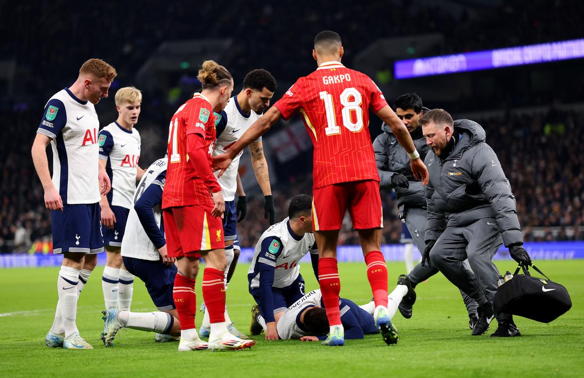 Scene tulburătoare în Tottenham - Liverpool: 9 minute de întrerupere, după ce colegul lui Drăgușin s-a prăbușit pe gazon
