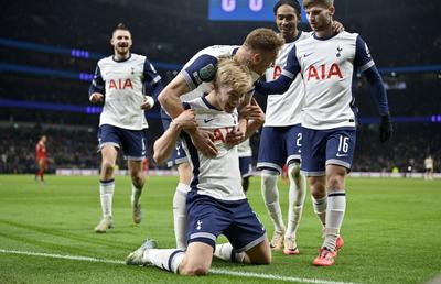 Radu Drăgușin, impecabil într-un Tottenham - Liverpool cu final controversat: decis de fotbalistul care n-ar fi trebuit să mai fie pe teren