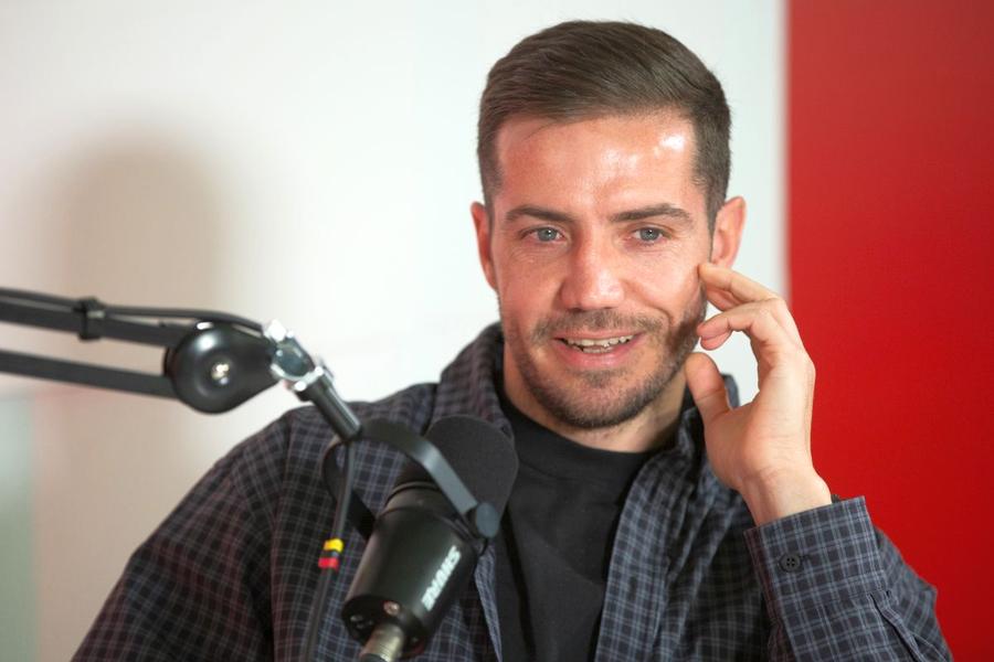 Alex Chipciu e unul dintre jucătorii care a ajutat la lansarea lui Toni Conceicao în România, la FC Brașov Antrenorul care a cucerit titlul în România a dat recent o lovitură de 1,8 milioane de euro! » Nu uită ciudățeniile Ligii 1: „La CFR, un conducător a sunat pe bancă să schimb portarul”