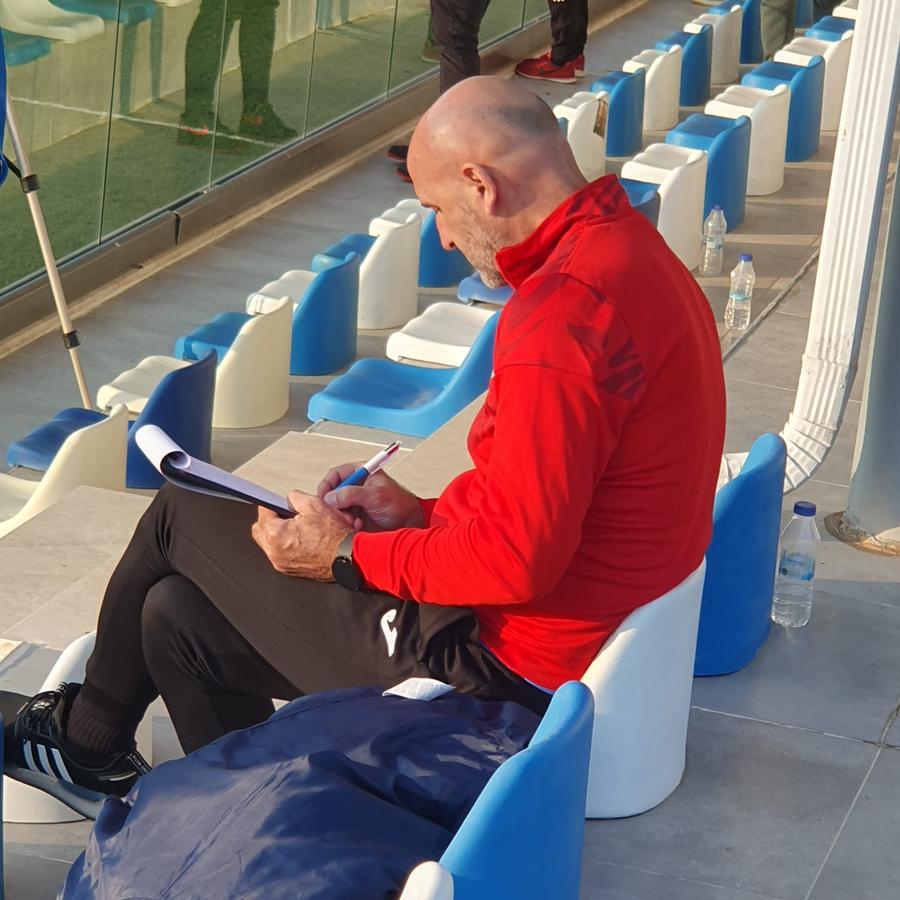 Sebastian Moga, în tribune la amicalul lui U Cluj Liderul Superligii, spionat la primul amical al iernii din Antalya » Imaginile surprinse de reporterii GSP