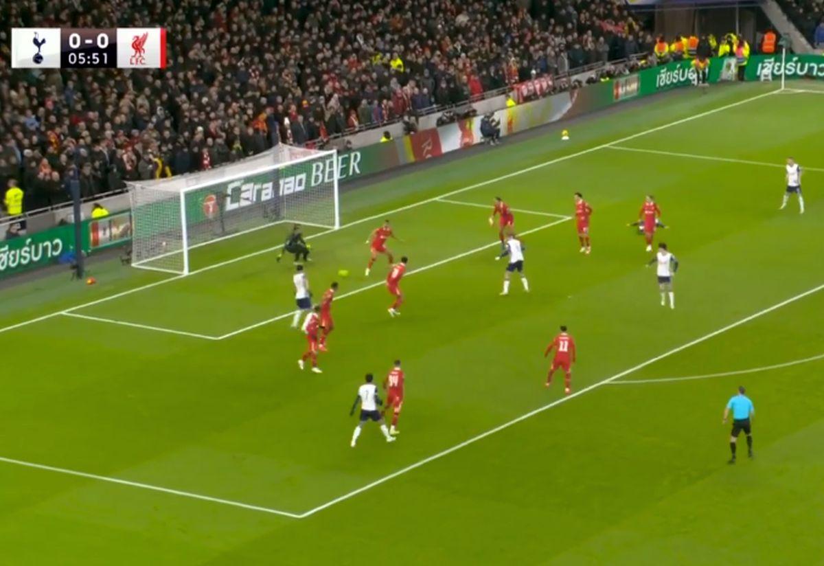 Scene tulburătoare în Tottenham - Liverpool: 9 minute de întrerupere, după ce colegul lui Drăgușin s-a prăbușit pe gazon