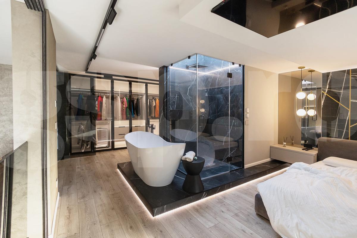 Cum arată penthouse-ul lui Dennis Man din Arad, în care a investit salariul său la Parma pe o lună: „Și-a dorit mereu să fie discret”