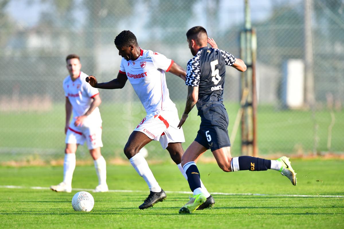 Francezul Eddy Gnahore, favoritul fanilor lui Dinamo, a numit aspectul la care Bucureștiul bate Parisul: „Sunt foarte impresionat!”