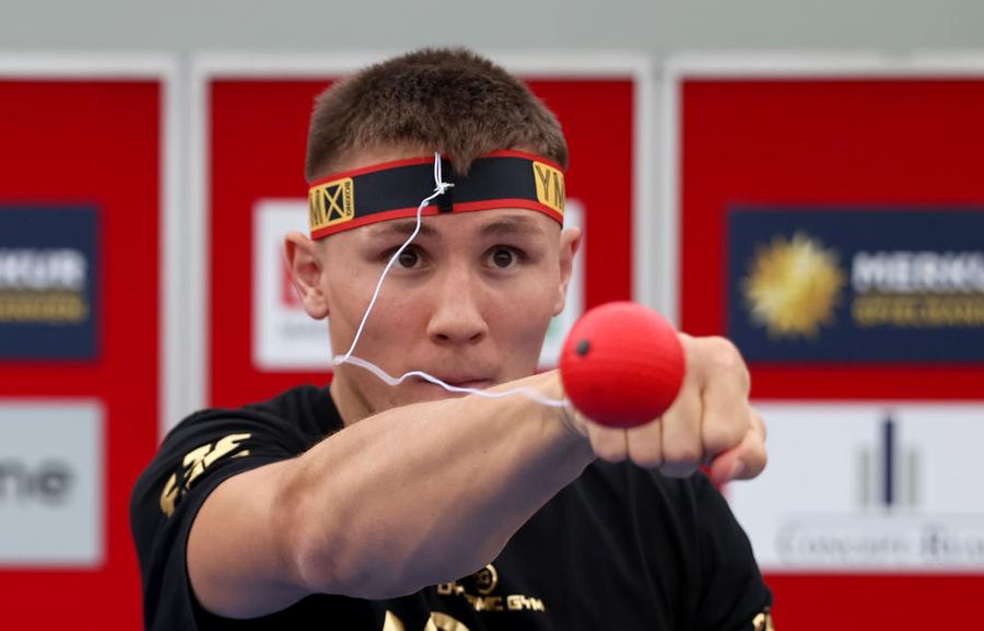 Michael Eifert Dmitry Bivol își planifică revenirea în primăvară împotriva challengerului obligatoriu