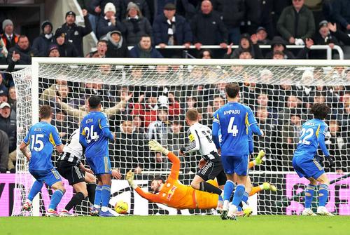 Newcastle a învins-o pe Leeds cu un gol în '90+12 // foto: Guliver/gettyimages