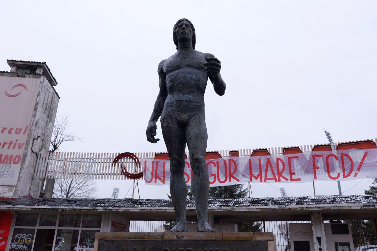 Statuile de la Dinamo » Legendele din „Olimpul” clubului, la loc de cinste în complex