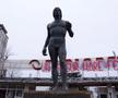 Statuia lui Ivan Patzaichin, amplastă chiar în fața stadionului din șoseaua Ștefan cel Mare / FOTO: Andrei Furnigă (GSP)