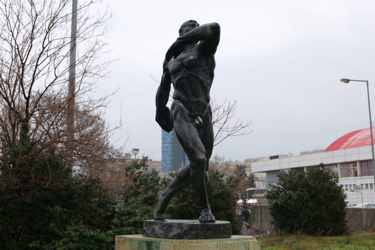 Statuile de la Dinamo » Legendele din „Olimpul” clubului, la loc de cinste în complex