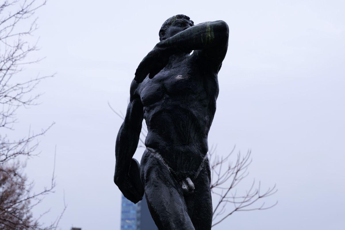 Statuile de la Dinamo » Legendele din „Olimpul” clubului, la loc de cinste în complex