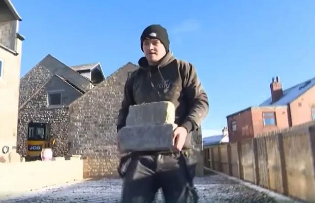 Senzația Mondialului s-a întors la munca pe șantier: „Principala mea sursă de venit! Râzi mult, salariu săptămânal”