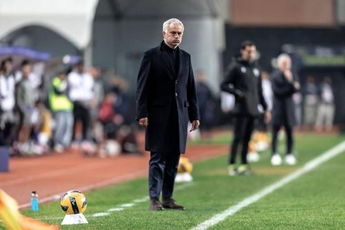 Jose Mourinho, nervos pe jucătorii Benficăi / Foto: Imago