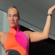 Aryna Sabalenka și-a pezentat echipamentul pentru Australian Open 2026 / foto: Instagram @arynasabalenka