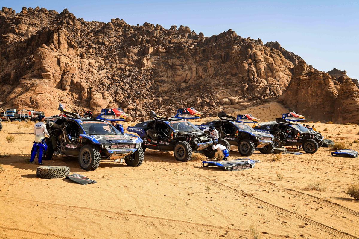Dacia, pe podium în Raliul Dakar » Câștigătorul din 2025 a abandonat competiția