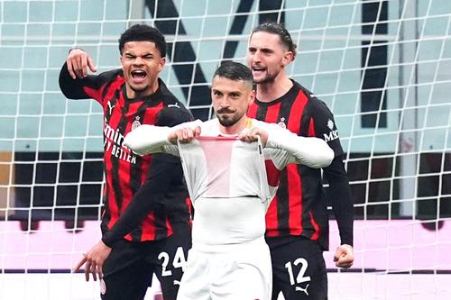 Nicolae Stanciu, după penalty-ul irosit în Milan - Genoa // FOTO: Imago Images