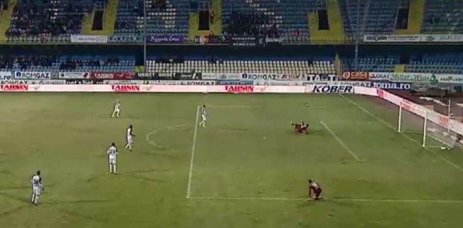 GAZ METAN - CFR CLUJ 0-0 // Dan Petrescu dă vina pe arbitraj: „Am avut un penalty clar ca lumina zilei!”