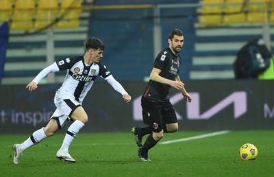 PARMA - BOLOGNA 0-3 » Dennis Man și Valentin Mihăilă, criticați: „Bijuteriile din mercato au fost niște țânțari mici și enervanți”! Nota 5 pentru românii de la Parma