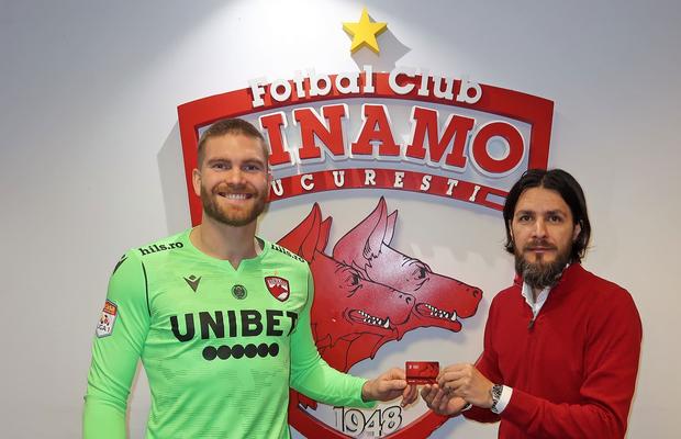 UPDATE Dinamo a prezentat două transferuri în aceeași zi » Un fost internațional norvegian de tineret și un mijlocaș din Serie B