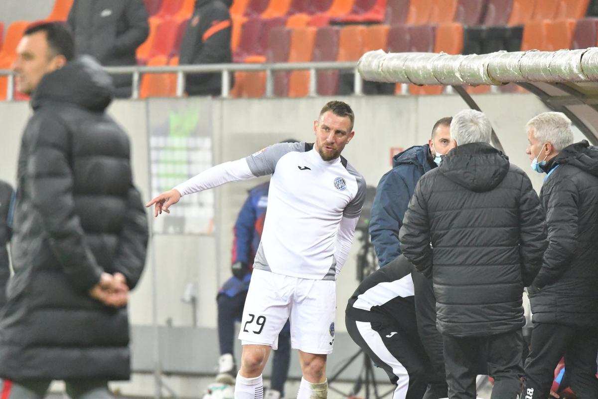 FOTO FCSB - ACADEMICA CLINCENI 07.02.2021