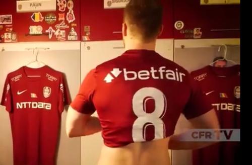 Mijlocașul ofensiv Runar Mar Sigurjonsson (30 de ani) a fost prezentat oficial de CFR Cluj, mutare anunțată în exclusivitate de GSP.ro în urmă cu două zile.