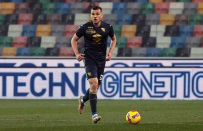 Moment de pomină în Serie A! Un jucător a vrut să ia galben pentru a-și ispăși suspendarea într-un moment favorabil, însă arbitrul i-a stricat planurile