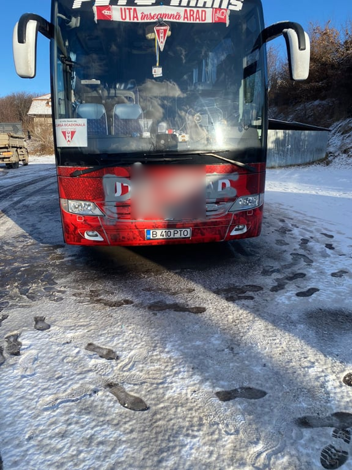 Autocarul celor de la UTA a fost vandalizat la Cluj