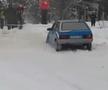 Moment incredibil la un raliu » Un pilot a pierdut controlul mașinii după ce o fană și-a dat bluza jos