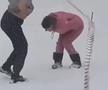 Moment incredibil la un raliu » Un pilot a pierdut controlul mașinii după ce o fană și-a dat bluza jos