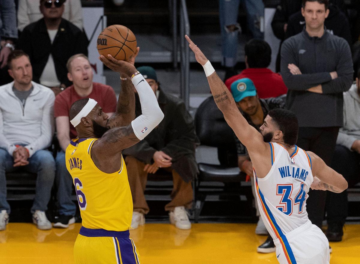 LeBron James e Regele NBA: cel mai bun marcator din istorie!