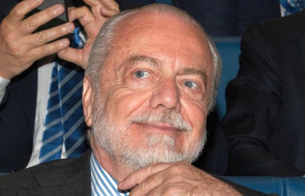 Președintele lui Napoli revoluționează fotbalul » Meciuri fără pauză, întreruperi de 2 minute la fiecare 10 și eliminări temporare în loc de cartonașe!
