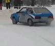 Moment incredibil la un raliu » Un pilot a pierdut controlul mașinii după ce o fană și-a dat bluza jos