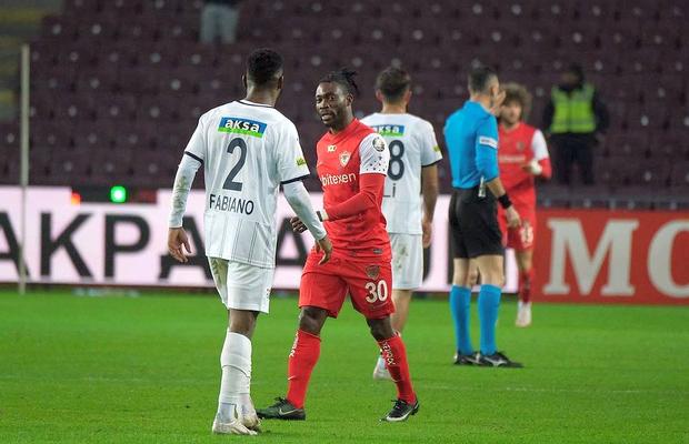 Trăiește Christian Atsu? Antrenorul lui Hatayspor șochează: „Nu e în spital! Nu v-aș spune dacă ar fi?”