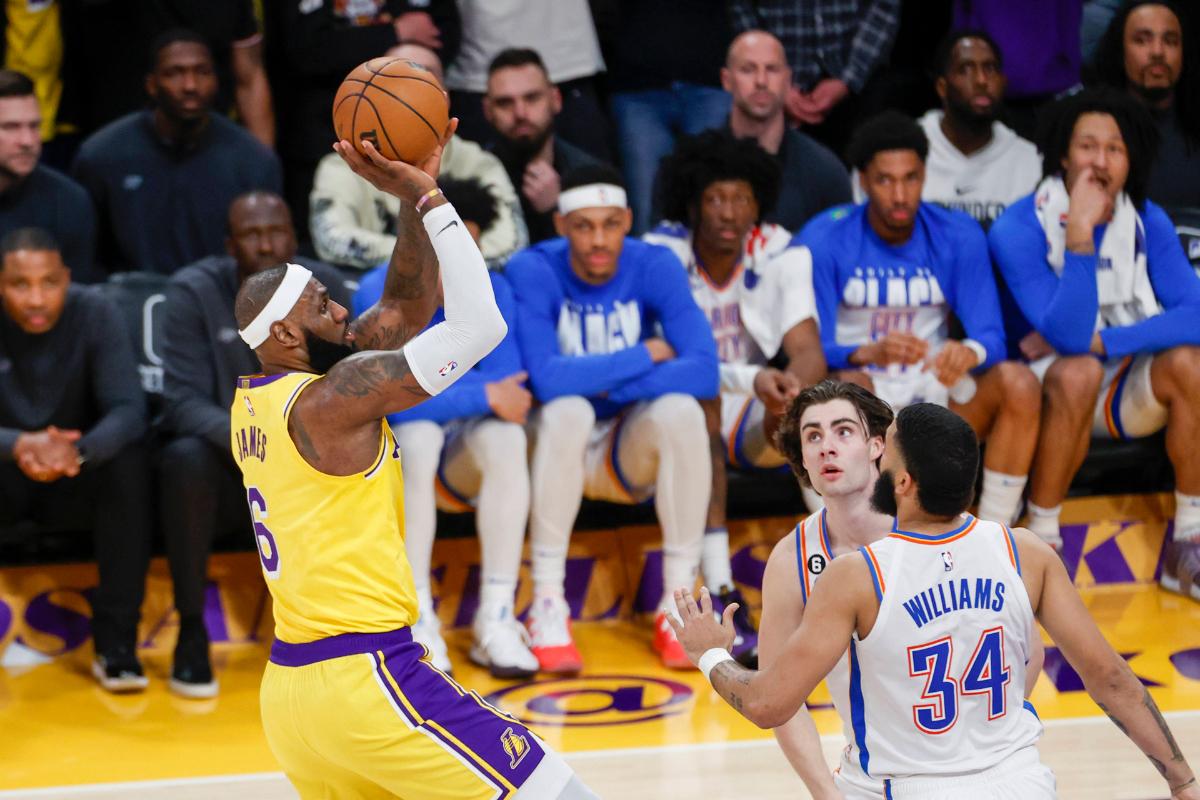 LeBron James e Regele NBA: cel mai bun marcator din istorie!