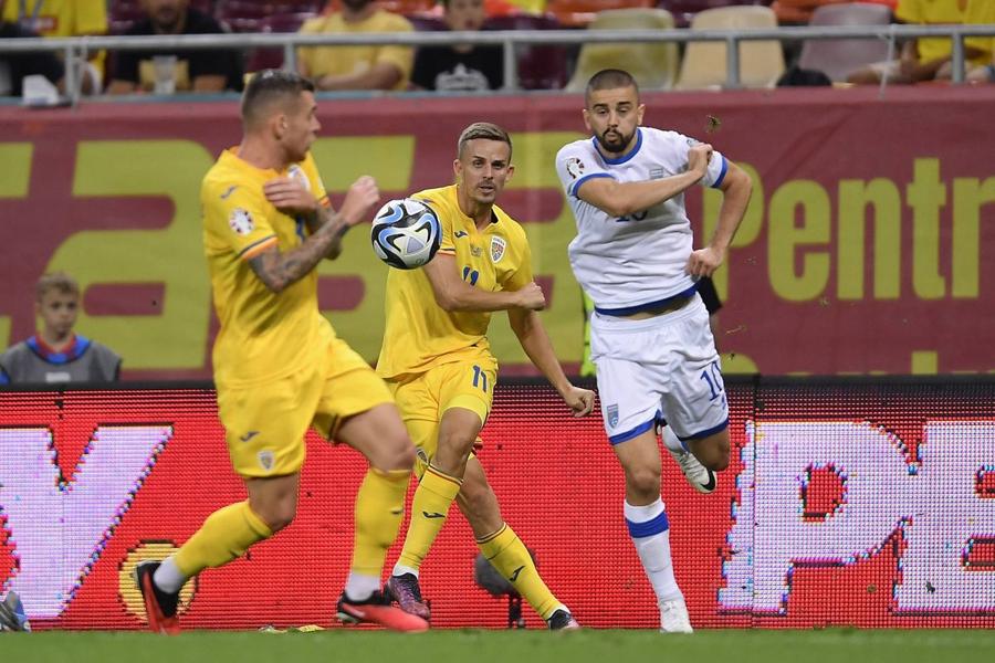 Edon Zhegrova, în duel cu Bancu și Cicâldău la 2-0 pentru „tricolori” pe Arena Națională Foto: Imago Peste cine dă România în Liga Națiunilor » Echipa fără selecționer + Agentul „0-0-8”