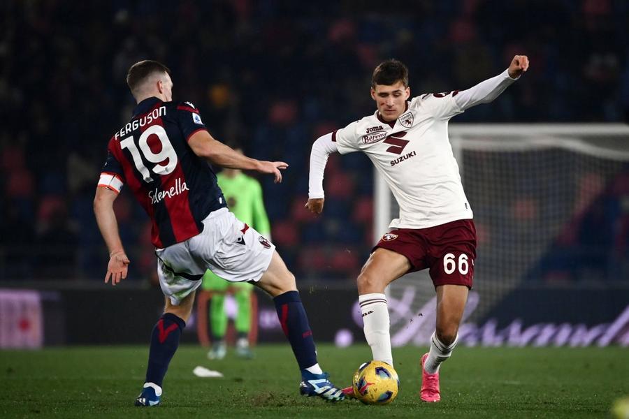 Gvidas Gineitis (dreapta), în tricoul lui Torino, în Serie A Foto: Imago Peste cine dă România în Liga Națiunilor » Echipa fără selecționer + Agentul „0-0-8”
