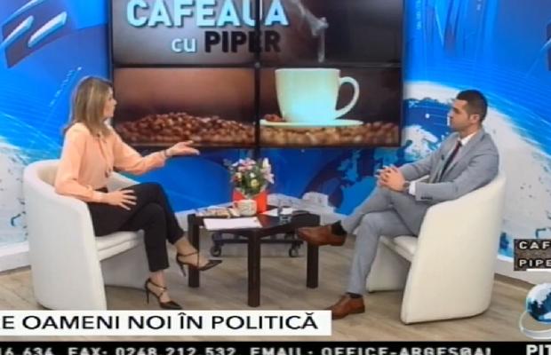 „Lumea migrează spre partidele extremiste” » Apariție neobișnuită a arbitrului-candidat la primărie: „Vă pot da exemplul Revoluției de la 1848”