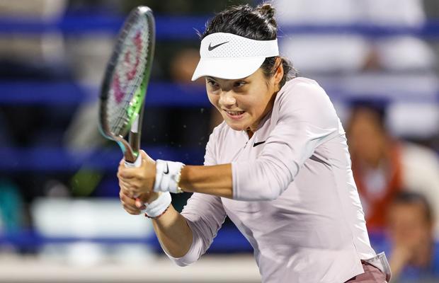 Învinsă la turneul WTA de la Abu Dhabi, Emma Răducanu a fost complimentată de adversară: „Sunt un mare fan al ei”