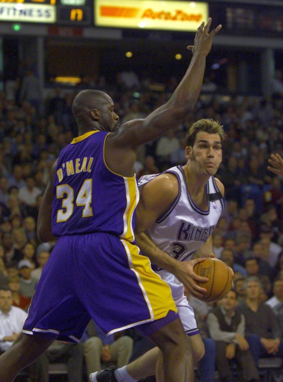 Shaquille O'Neal vs. Scot Pollard (foto: Imago) Drama fostului campion din NBA » Are nevoie de un transplant de inimă: „Am știut de când eram copil că sunt șanse mari să nu îmbătrânesc”