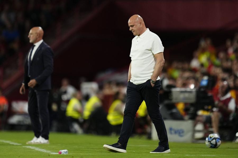 Selecționerul Ciprului, Temuri Ketsbaia Foto: Imago Peste cine dă România în Liga Națiunilor » Echipa fără selecționer + Agentul „0-0-8”