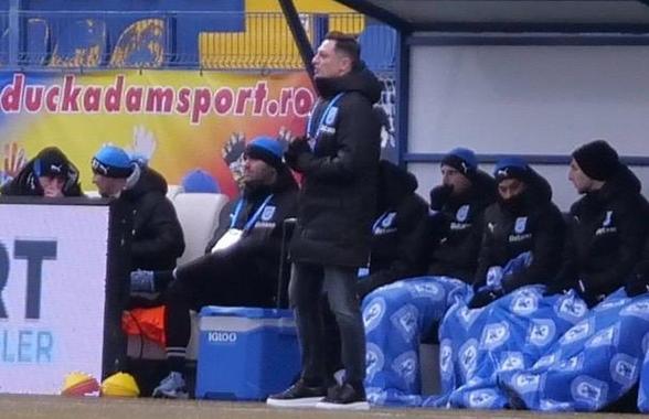 Ce i-a făcut un suporter beat lui Rădoi în prima repriză a meciului de la Clinceni. Oficialii olteni au reclamat imediat