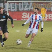 Mihai Lixandru vs Joao Lameira, în Oțelul - FCSB. Foto: Andrei Furnigă (GSP)