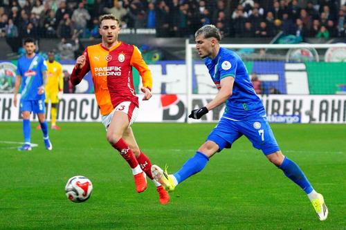 Valentin Mihăilă (26 de ani), extrema stânga de la Rizespor, a fost integralist în eșecul cu Galatasaray/ foto: X @Caykur Rizespor