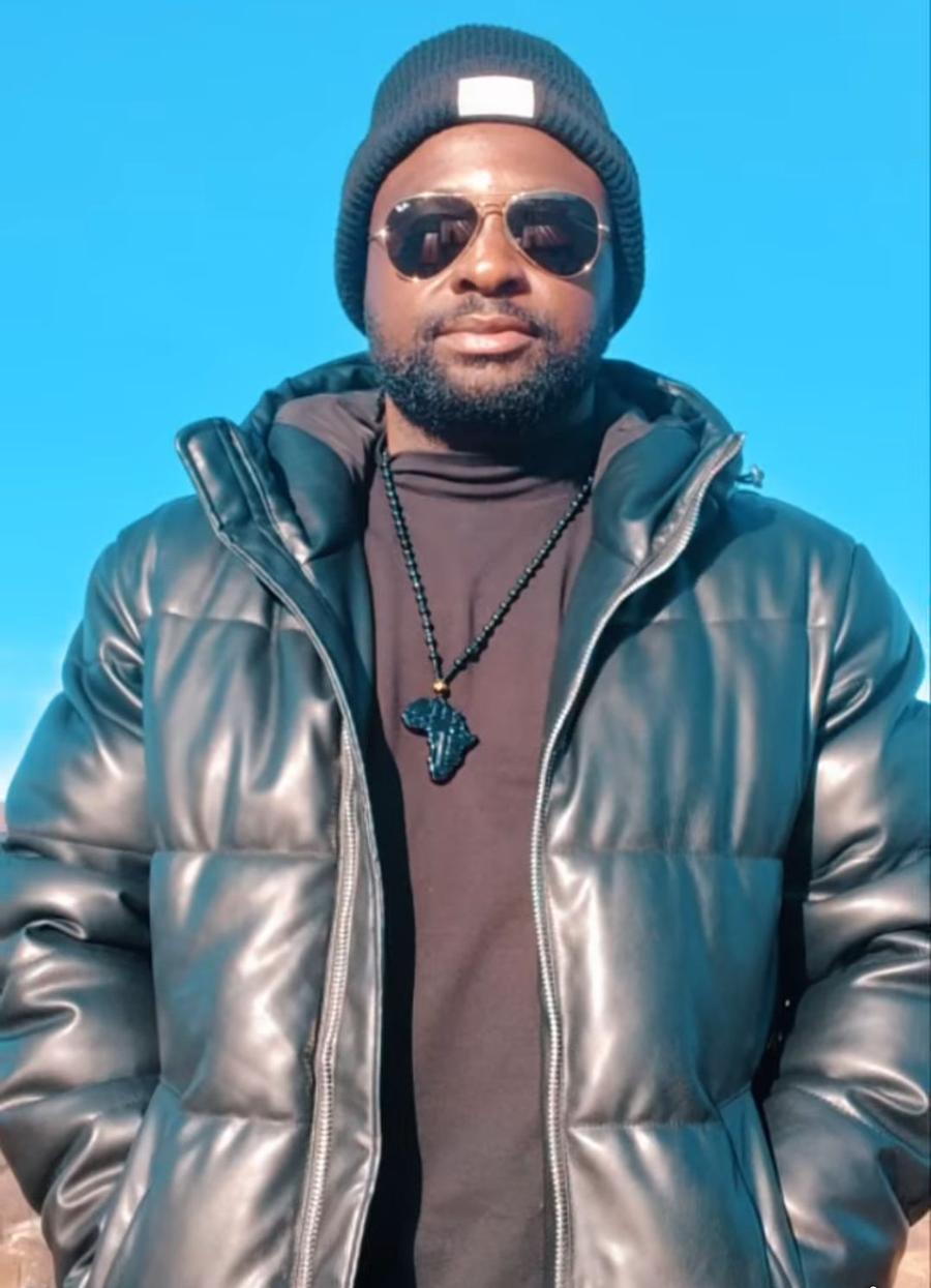 Tegbo Best a refuzat să comenteze detaliile cazului lui Ebenezer. Foto: facebook.com/TegboBest „Rețeaua Nigeria” » AUDIO. „Impresarul” amenință jucătorul african adus în România: „N-o să-ți placă ce-i voi face. Voi merge cu băieții” + Reacția incredibilă a autorului