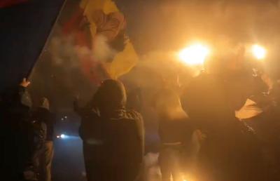 FCSB - CRAIOVA // VIDEO Ultrașii din Peluza Nord Steaua au oprit autocarul roș-albaștrilor: „Steaua bate Craiova!”