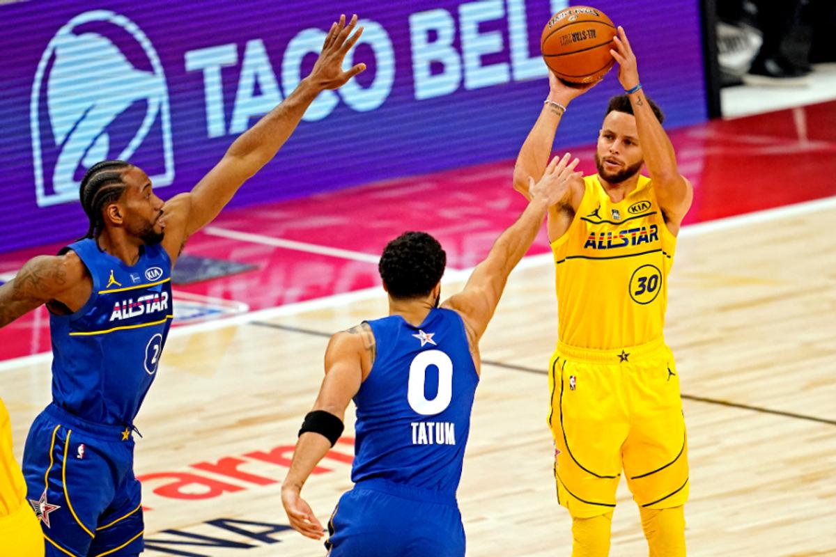 VIDEO+FOTO Spectacol total în NBA All-Star Game » Cine a fost MVP și ce premii s-au oferit