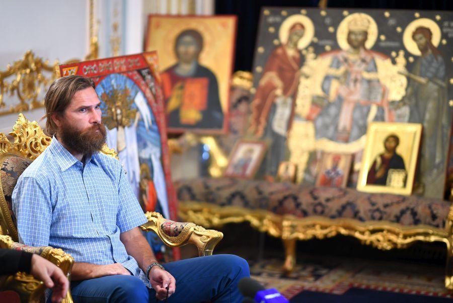 Alexandru Tudor VIDEO EXCLUSIV Adrian Porumboiu, ironii către un om de la FCSB: „Îl vedeam șef, dar vrea să îi ia locul lui Rasputin! Merge în pelerinaj cu Gigi”