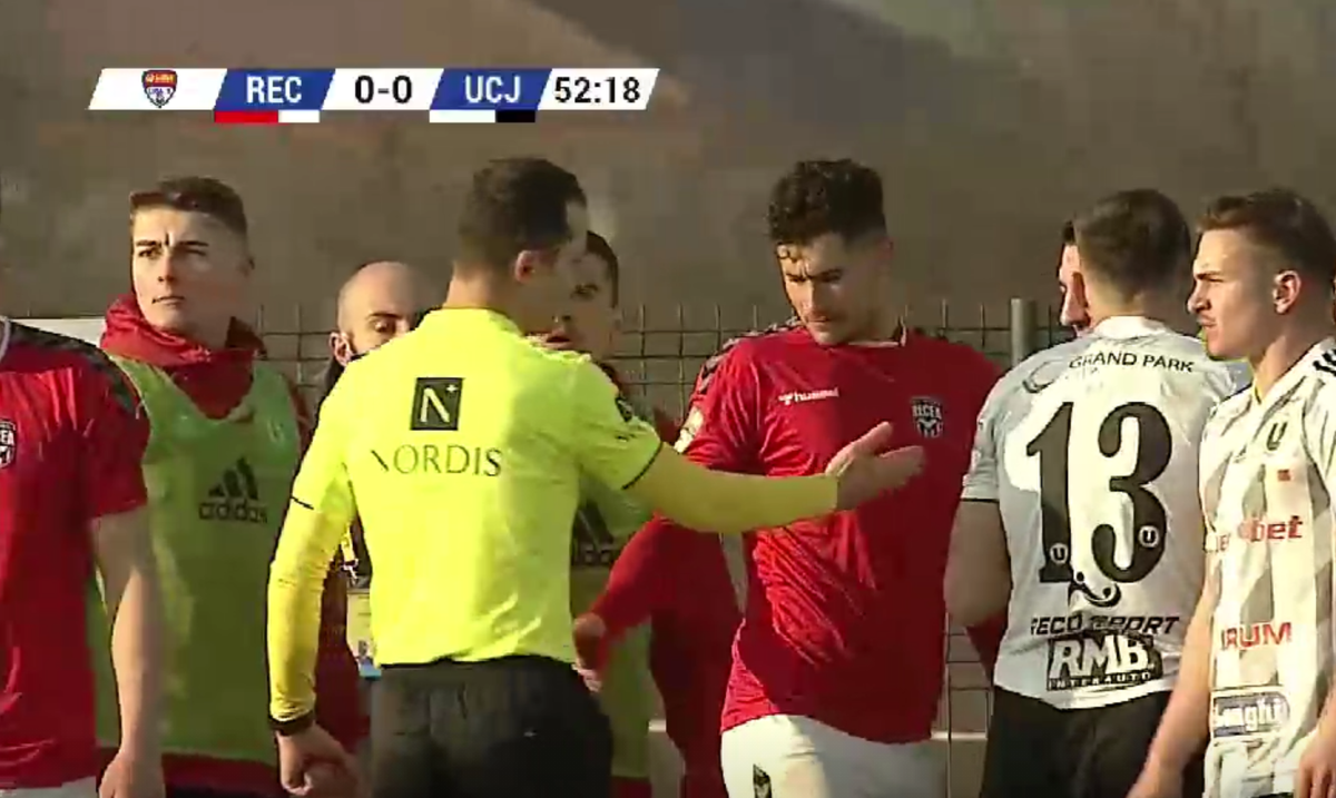 Penalty inventat în meciul COMUNA RECEA - U CLUJ 1-0
